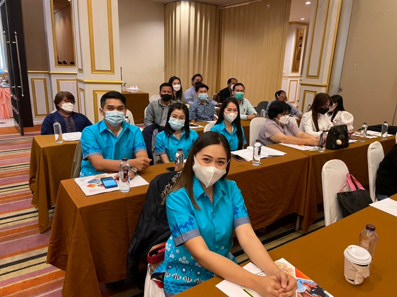 LINE ALBUM ประชุมเชิงปฏิบัติการขับเคลื่อนการดำเ. 13 ๒๒๐๑๒๑ 0